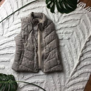 GAP Puffer Vest in Neutral Grey